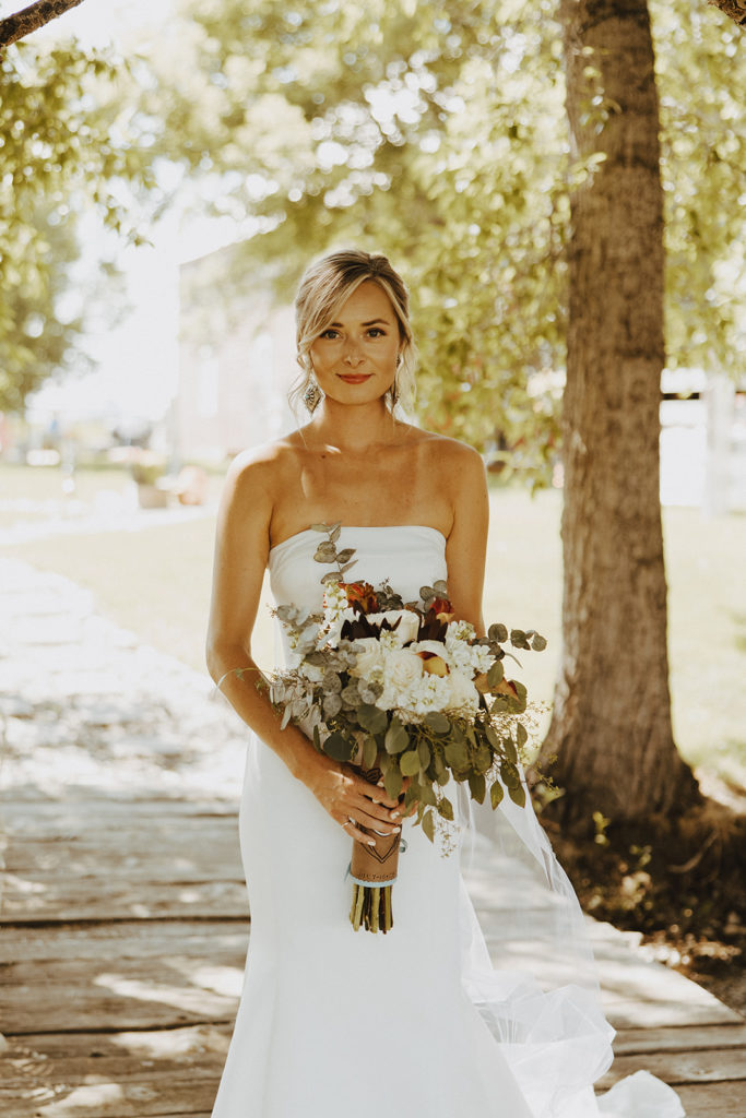 A Dreamy Western Wedding At Roys Barn And Lodge In Montana ...